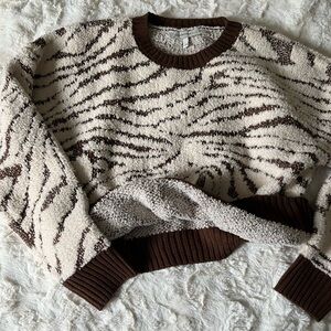 Elegant Zebra Pattern Crew Neck Sweater